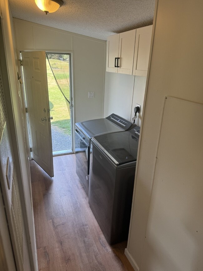 Building Photo - "Charming 3-Bed Mobile Home with Spacious ...