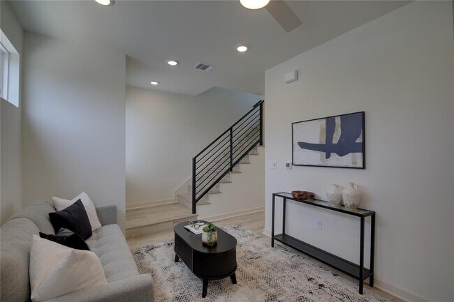 Foto del edificio - 7208 Providence Ave