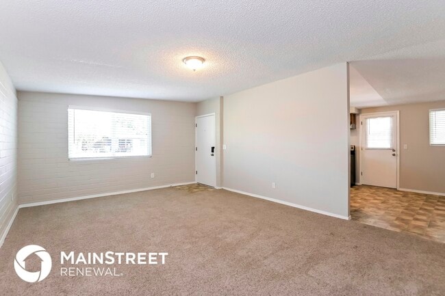 Building Photo - 8601 E Mormon Dr