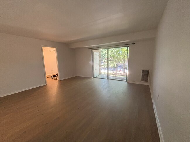 Foto del edificio - 818 Quince Orchard Blvd