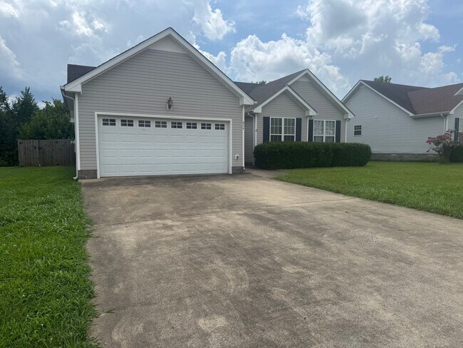 Foto del edificio - Beautiful Single Family Home in Clarksville!