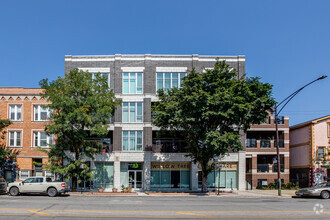 Building Photo - 2618 W Fullerton Ave