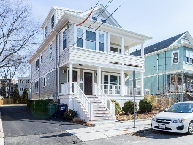 Building Photo - 41 Standish St