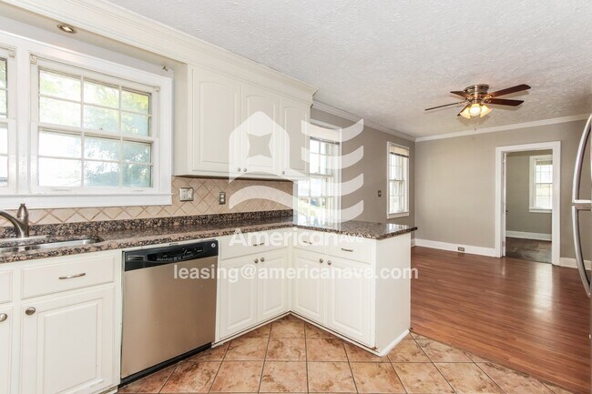 Building Photo - 318 Lyles St