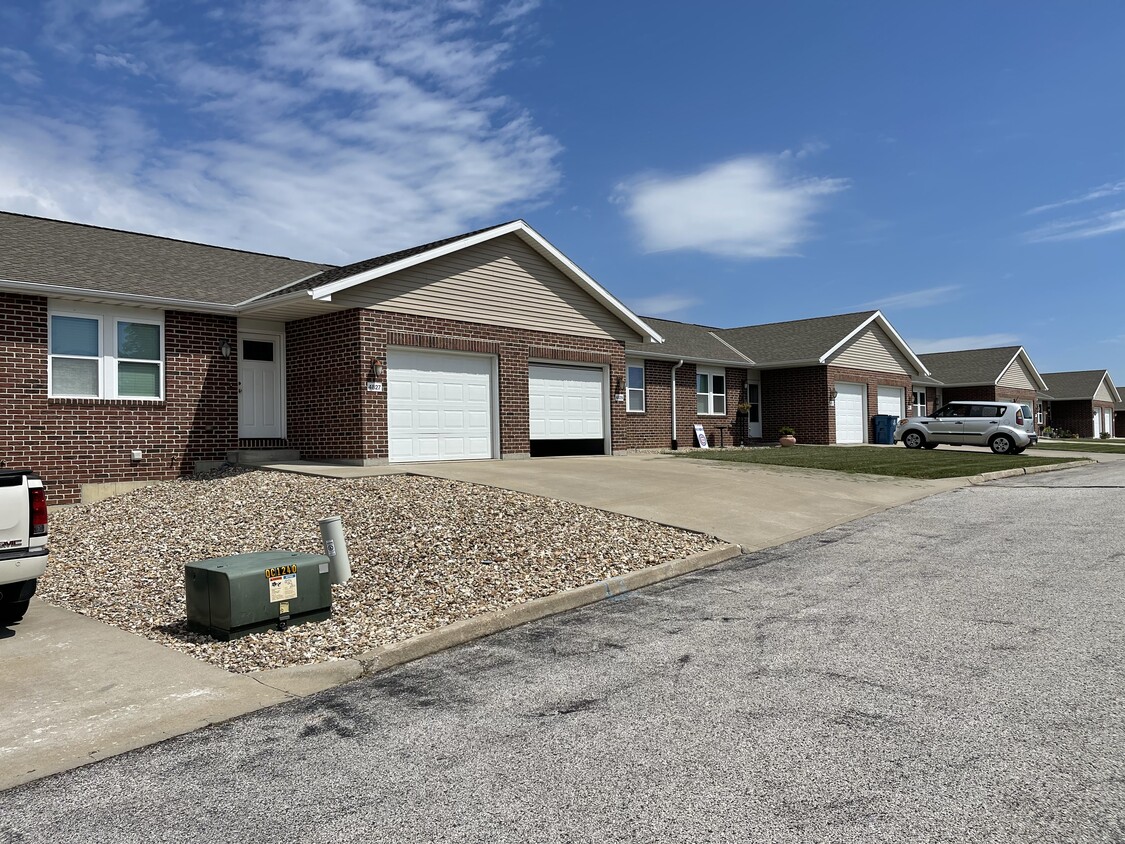 4823 Anyka Ln Unit 4823 Quincy IL 62305 Condo For Rent In Quincy   4823 Anyka Ln Unit 4823 Quincy Il Primary Photo 