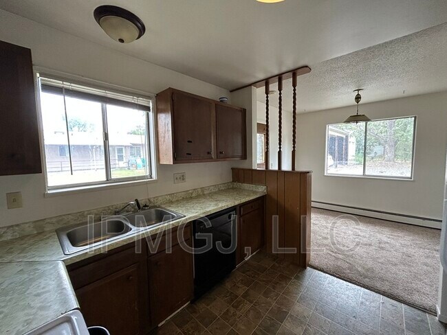 Foto del edificio - 420 W Kennedy Ave