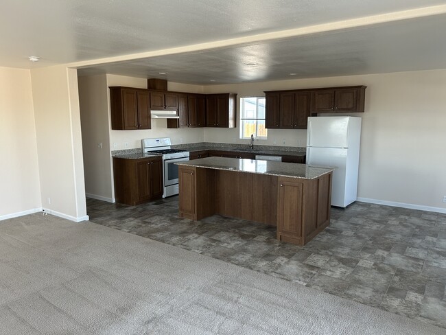 Building Photo - 1911 Sprig Ln