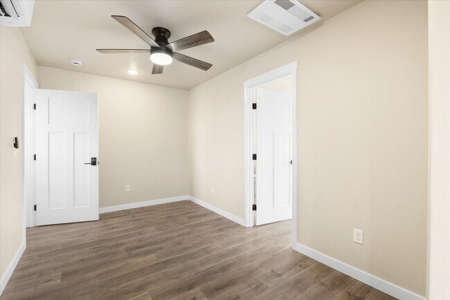 Foto del edificio - 7857 Houston Lp