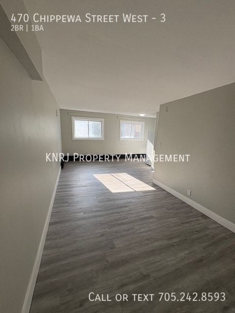 Building Photo - Main Floor Two Bedroom Apartment (KNRJ PM)