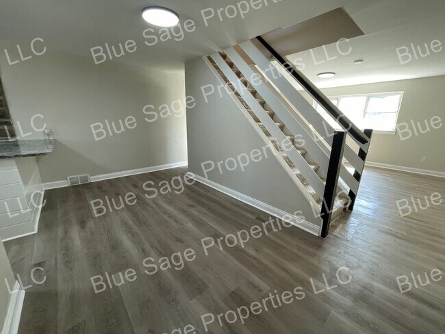 Building Photo - Beautiful 4 Bedroom 2 Bath in Sharon Hill