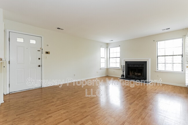 Foto del edificio - 447 Meade Ct