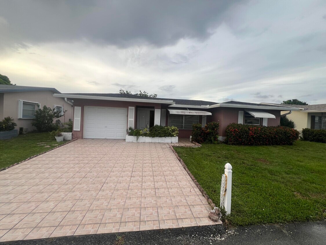 Primary Photo - 4941 NW 55th St