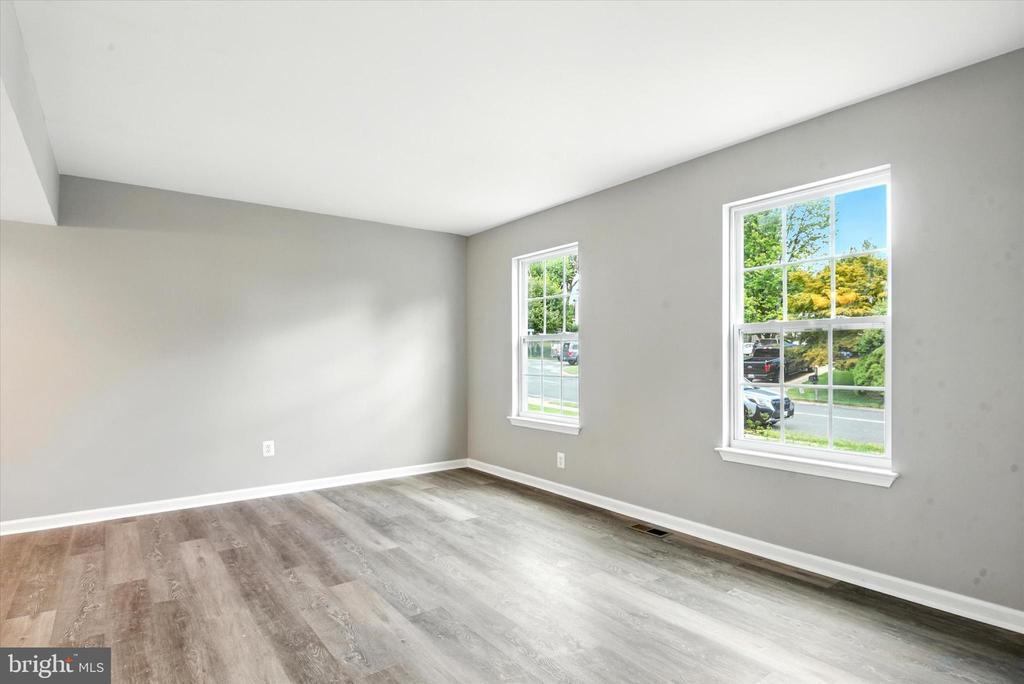 Primary Photo - 1061 Berkley Dr