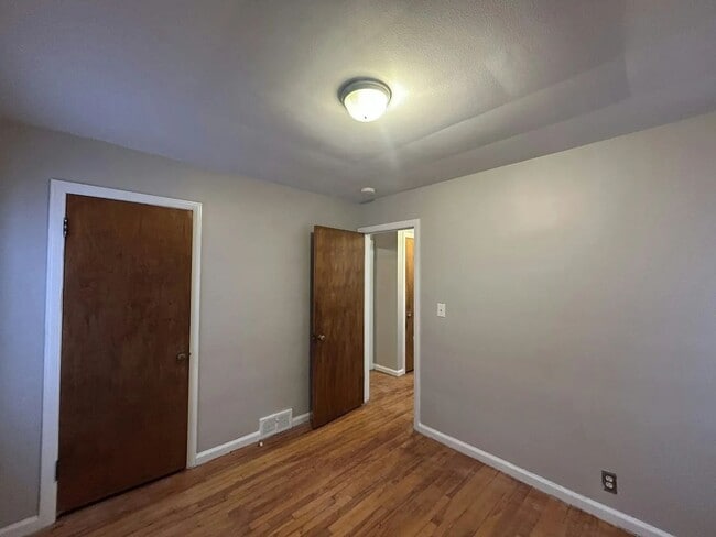 Building Photo - Charming Detroit Bungalow