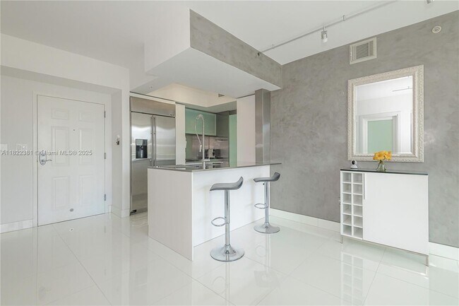 Foto del edificio - 2000 N Bayshore Dr