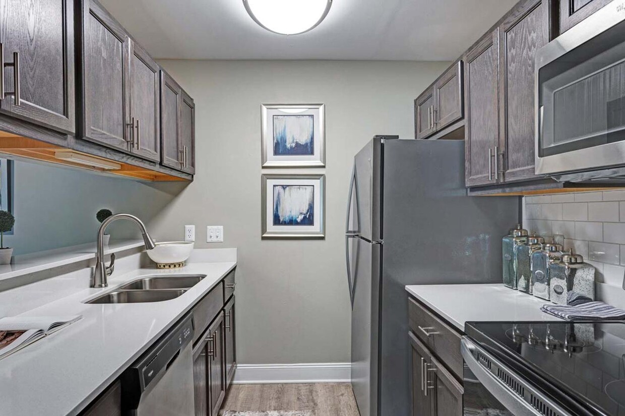 Kitchen - Ridgewood Apartments