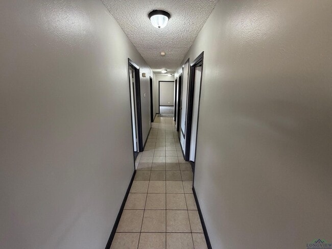 Building Photo - 3109 Dundee Rd