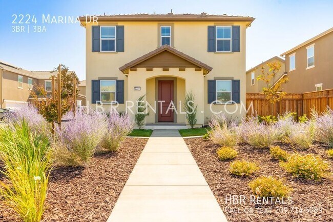 Building Photo - River Island Beautiful 3 Bedroom Rental Mo...