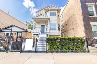 Building Photo - 2349 W 18th Pl