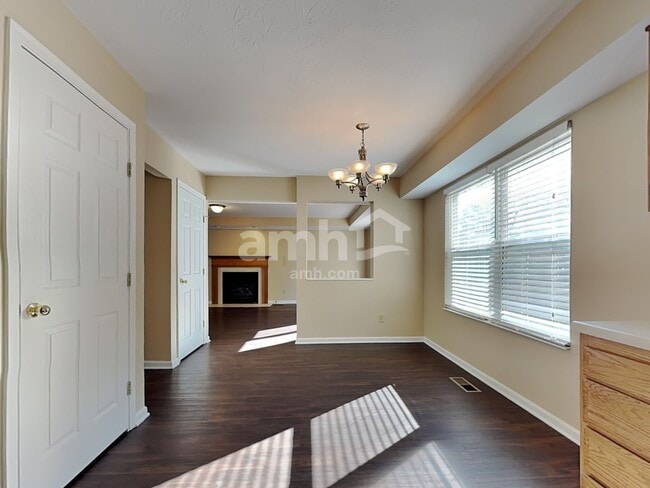 Building Photo - 15 Churchill Manor Ct