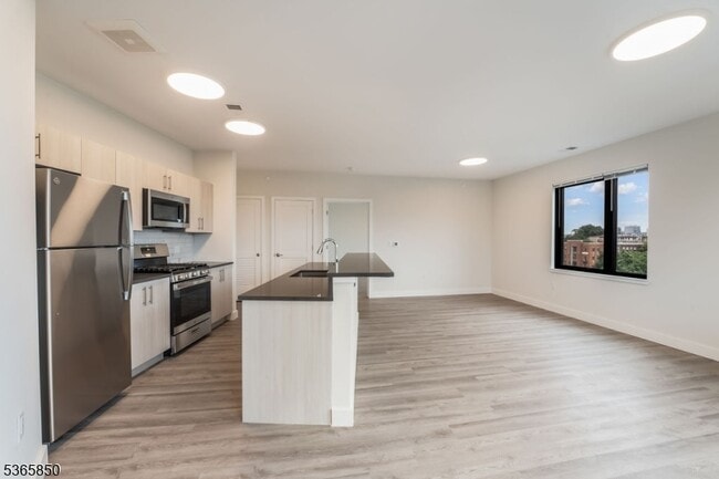 Foto del edificio - 72 S Essex Ave