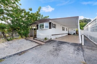 Building Photo - 2710 E Marina Dr