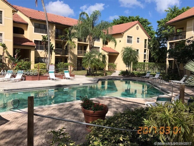 Foto del edificio - 4381 W McNab Rd