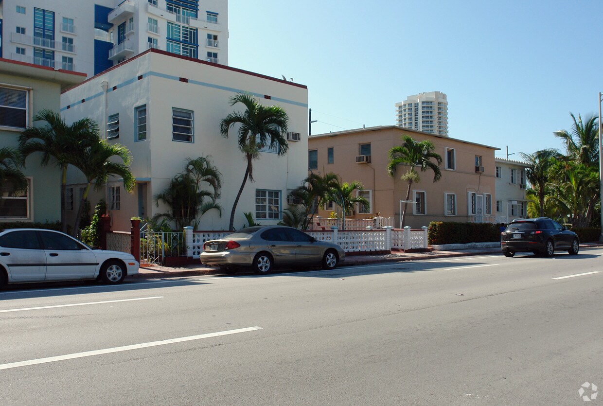 Foto del edificio - 7615 Harding Ave