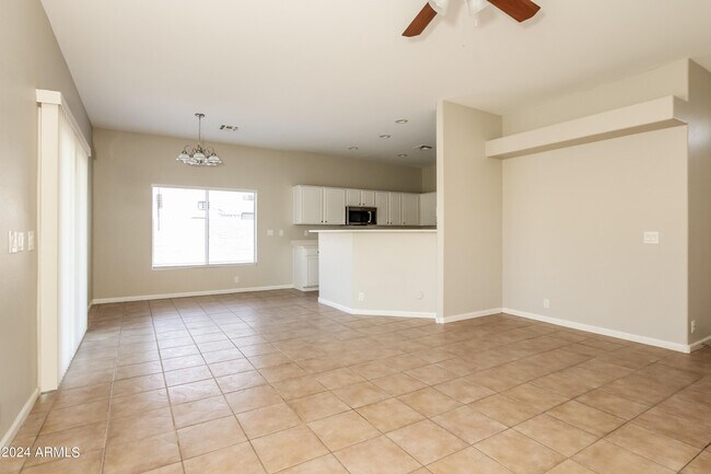 Foto del edificio - 10224 W Denton Ln