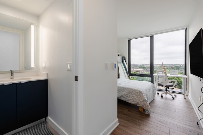 Foto del edificio - Master Room & Ensuite Bath - Union Market