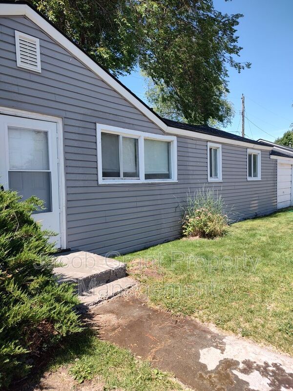 Foto del edificio - 1282 Highland Dr