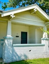 Building Photo - 160 Robinson Pl
