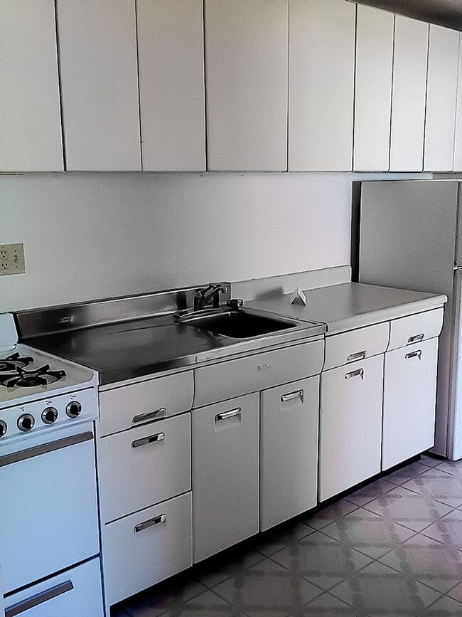 Interior Photo - Clark Street Apartments by Royse + Brinkmeyer