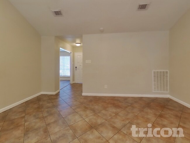 Building Photo - 15802 Echo Canyon Dr
