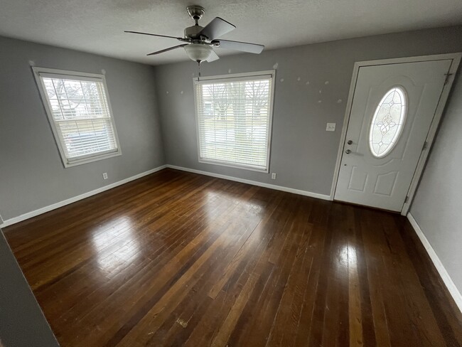 Building Photo - 773 S Primrose Pl