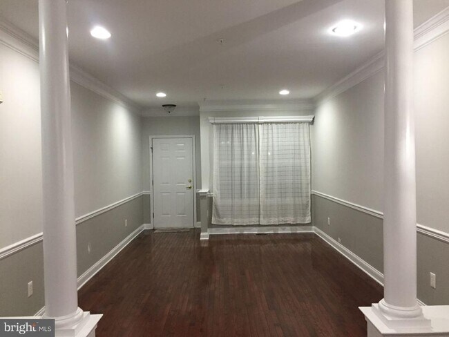 Building Photo - 207 Tall Pines Dr