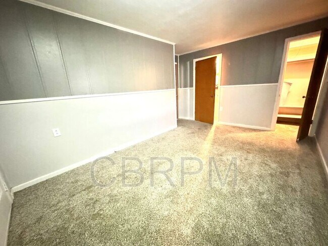 Building Photo - 2505 43rd St