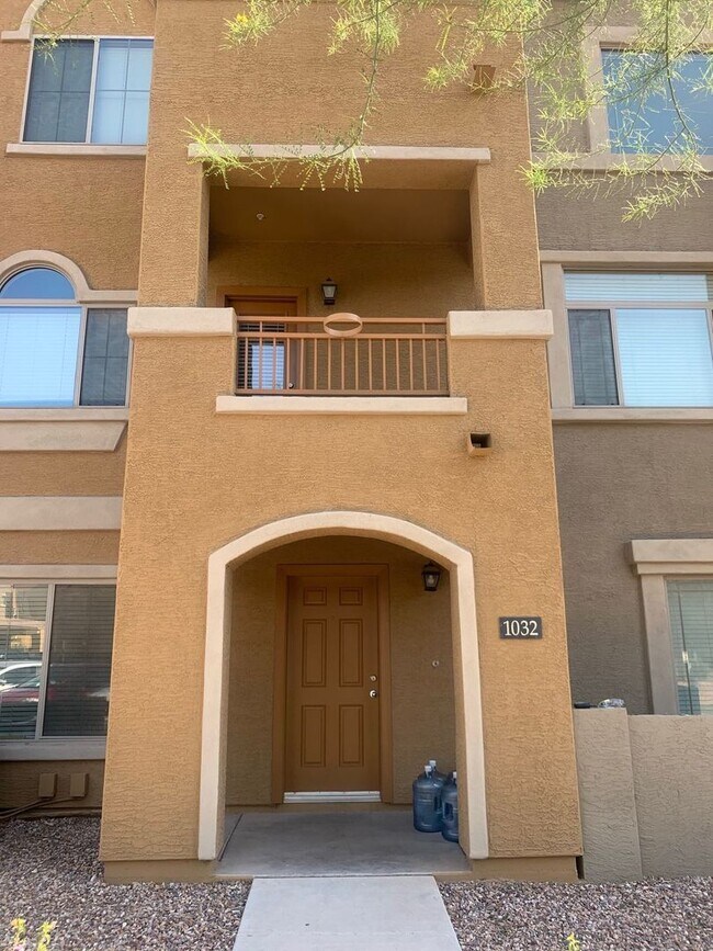 Building Photo - 240 W Juniper Ave