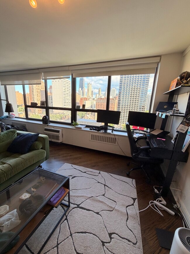 Building Photo - 70 W Burton Pl