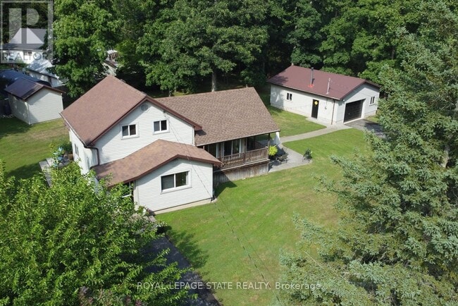 Building Photo - 3222 Peach Ave