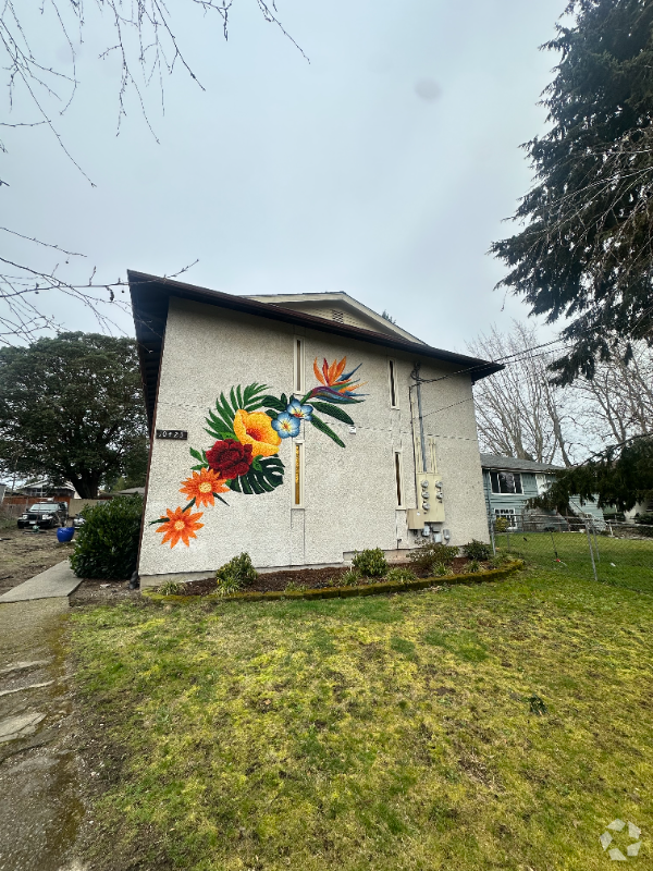 Building Photo - 10423 17th Ave SW