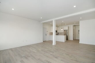 Building Photo - 2111 S Iseminger St