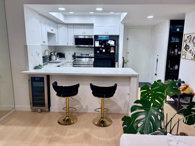 Kitchen - 969 Hilgard Ave