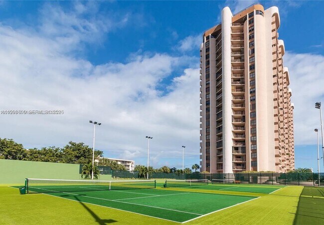 Foto del edificio - 1800 NE 114th St