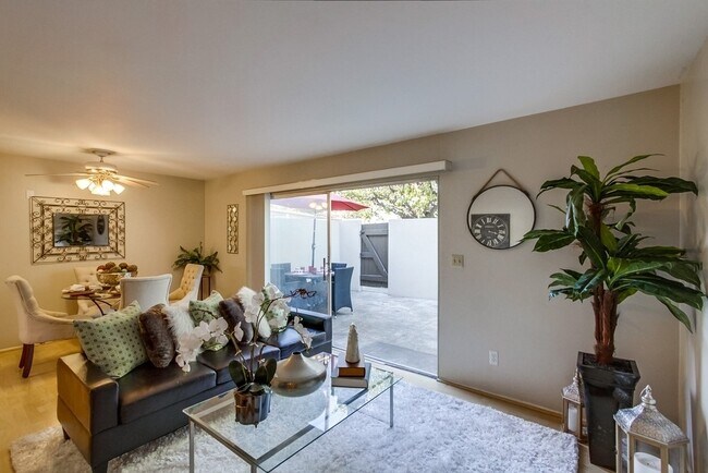 Building Photo - 12204 Rancho Bernardo Rd