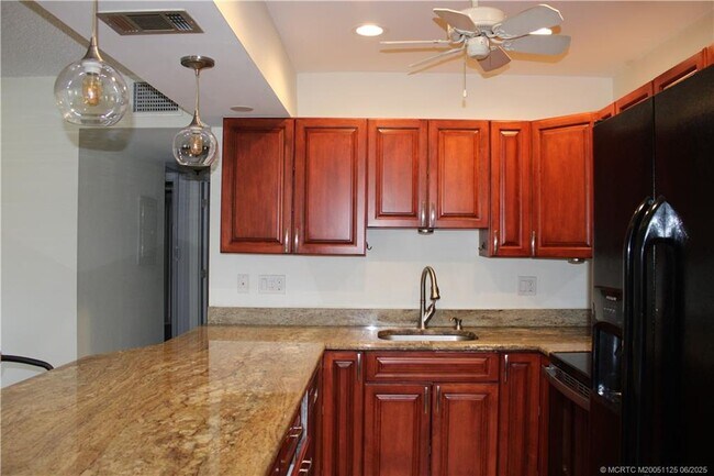 Building Photo - 2600 S Kanner Hwy