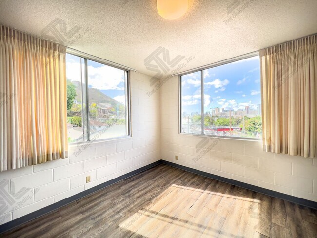 Foto del edificio - 1 bedroom , 1 bathroom, 1 Parking in Build...