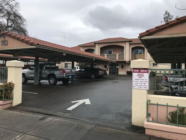 Foto del edificio - 762 Mendocino Ave