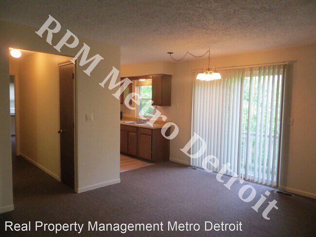 Building Photo - 2 br, 1 bath House - 149 Village Ct