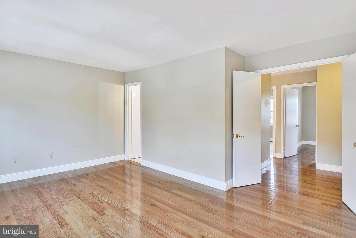 2469 Windbreak Dr, Alexandria, VA 22306 Townhouse for Rent in Alexandria, VA